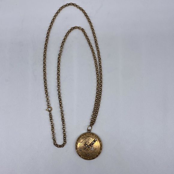 Vintage Floral Locket w/Stones